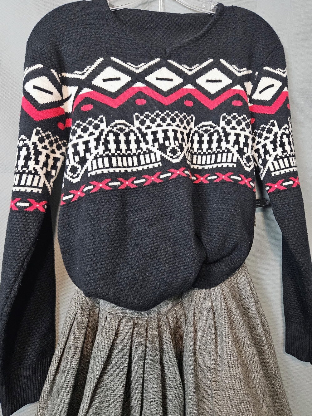 Vintage Womens Black Graphic Crewneck Knit Sweater